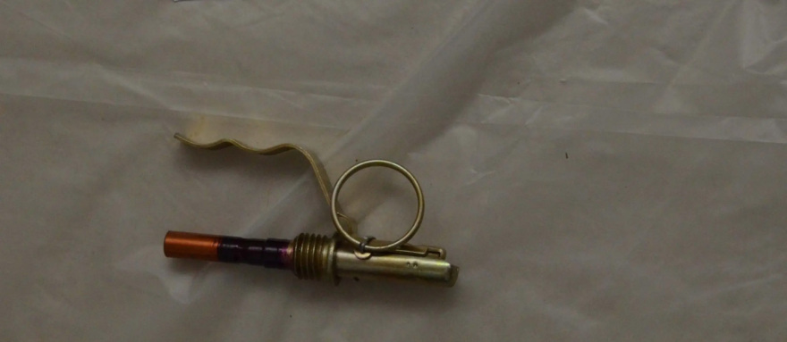 Γιάφκα στο Παγκράτι: «Άγνωστος» στις Αρχές ο 49χρονος φιλόλογος που συνελήφθη για την αποθήκη «οπλοστάσιο