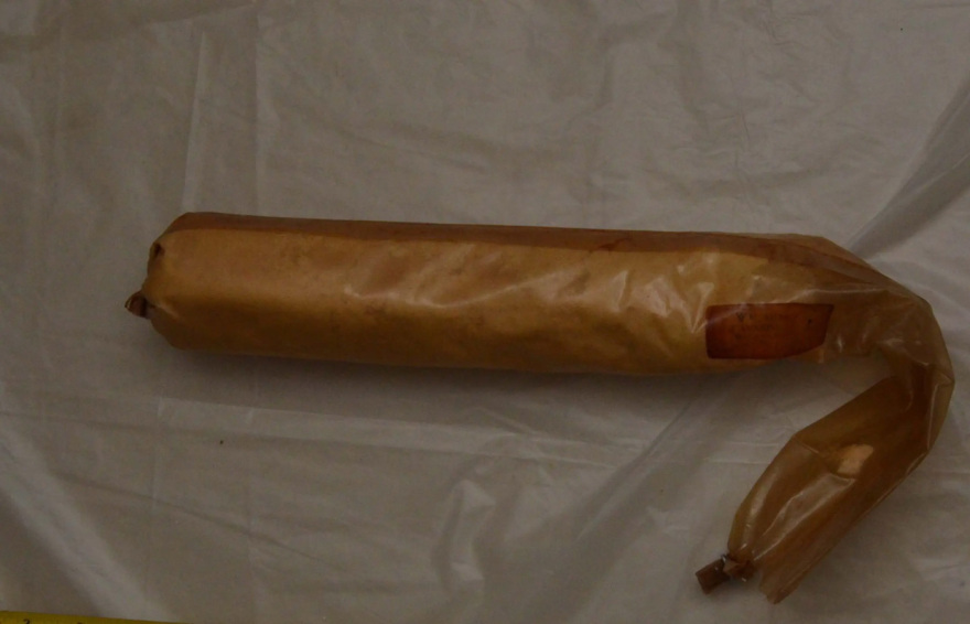 Γιάφκα στο Παγκράτι: «Άγνωστος» στις Αρχές ο 49χρονος φιλόλογος που συνελήφθη για την αποθήκη «οπλοστάσιο