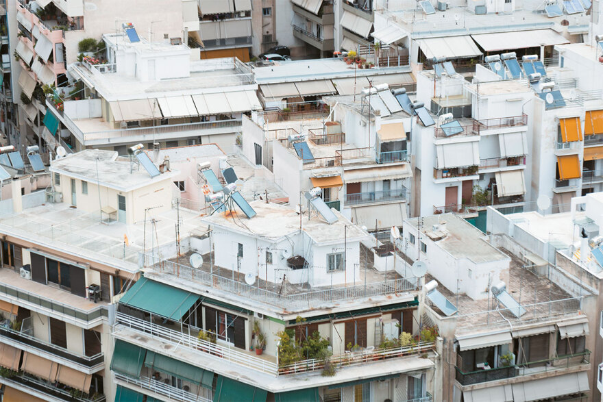 Ραγδαία υποχώρηση της ιδιοκατοίκησης στην Ελλάδα μέσα σε 20 χρόνια - Οι νέοι ζουν στο ενοίκιο, ενώ οι Boomers στο δικό τους σπίτι