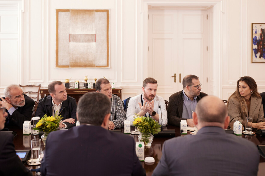 Μητσοτάκης: Συνάντηση με κατοίκους της πολυκατοικίας στους Αμπελόκηπους - Το Δημόσιο αναλαμβάνει την αποκατάσταση