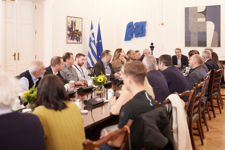 Μητσοτάκης: Συνάντηση με κατοίκους της πολυκατοικίας στους Αμπελόκηπους - Το Δημόσιο αναλαμβάνει την αποκατάσταση