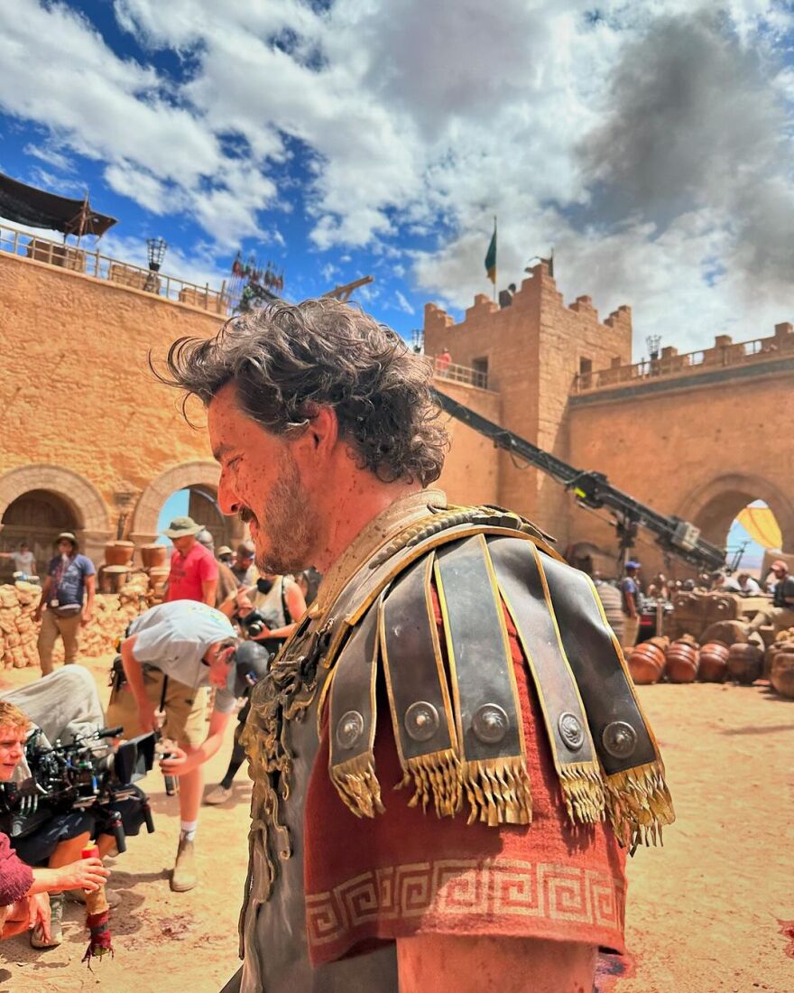 Πέδρο Πασκάλ - Πολ Μέσκαλ: Backstage φωτογραφίες από τα γυρίσματα του Gladiator 2 στο Μαρόκο 