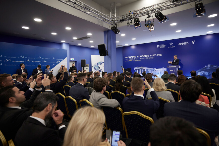  Μητσοτάκης στο συνέδριο της Νεολαίας του ΕΛΚ: Φέραμε πίσω στη χώρα 300.000 Έλληνες από το εξωτερικό