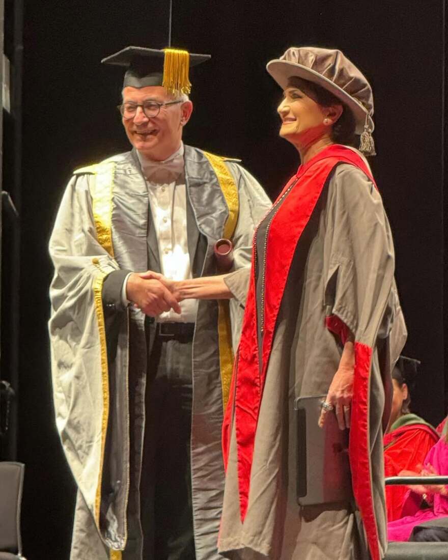 Άλκηστις Πρωτοψάλτη: Της απονεμήθηκε ο τίτλος του Επίτιμου Διδάκτορα από το Πανεπιστήμιο του York