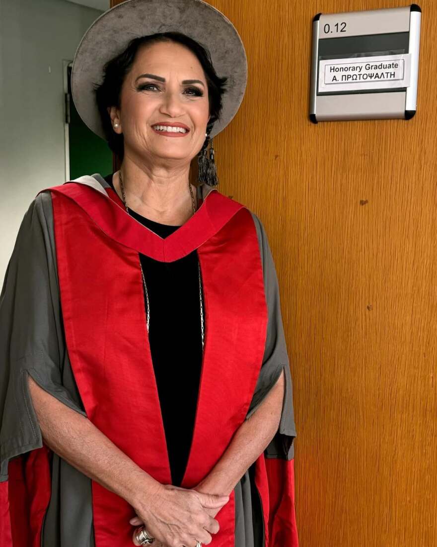 Άλκηστις Πρωτοψάλτη: Της απονεμήθηκε ο τίτλος του Επίτιμου Διδάκτορα από το Πανεπιστήμιο του York