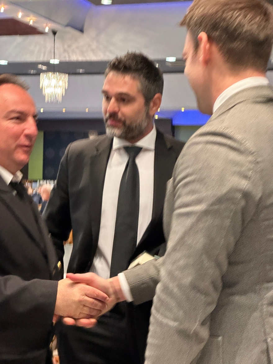 Γιάννης Σαρακιώτης: Συνόδευσε τον Κασσελάκη στις επετειακές εκδηλώσεις στον Γοργοπόταμο, δείτε βίντεο