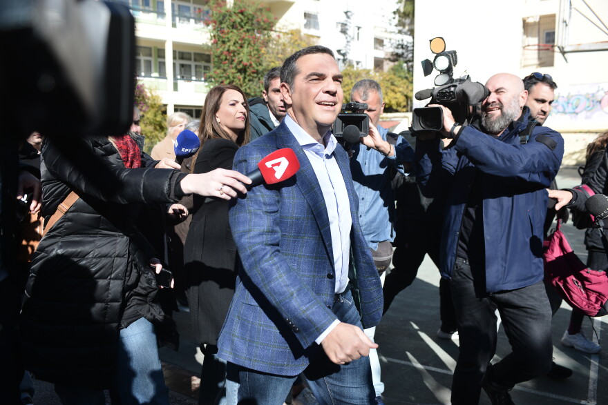 ΣΥΡΙΖΑ: Ψήφισε στην Κυψέλη ο Τσίπρας - «Τον λόγο σήμερα τον έχουν οι υποψήφιοι»