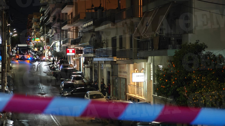 Θρίλερ με τον ένοπλο στην Ηλιούπολη - Έκανε έφοδο η ΕΛ.ΑΣ. στο σπίτι του αλλά βρήκε μόνο την καραμπίνα