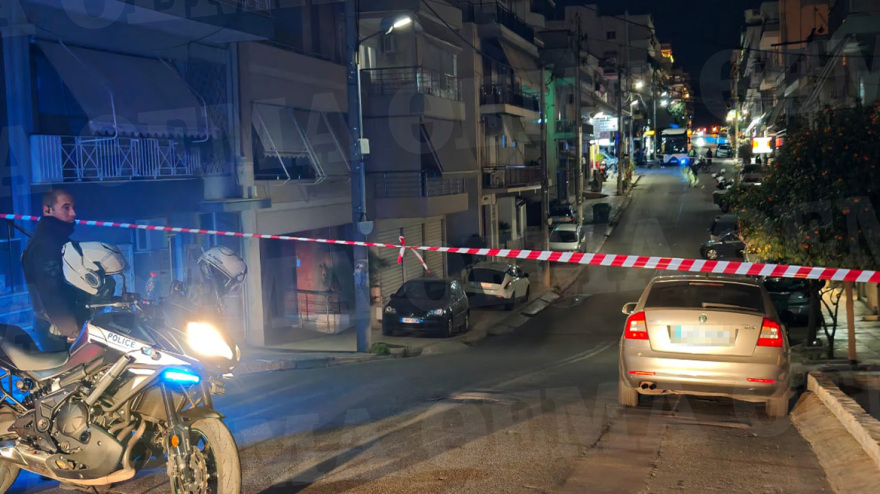 Θρίλερ με τον ένοπλο στην Ηλιούπολη - Έκανε έφοδο η ΕΛ.ΑΣ. στο σπίτι του αλλά βρήκε μόνο την καραμπίνα