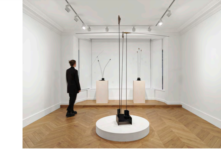 Takis: Γνωστές και άγνωστες πτυχές του διάσημου Έλληνα γλύπτη μέσα από μια έκθεση με έργα του στο Παρίσι