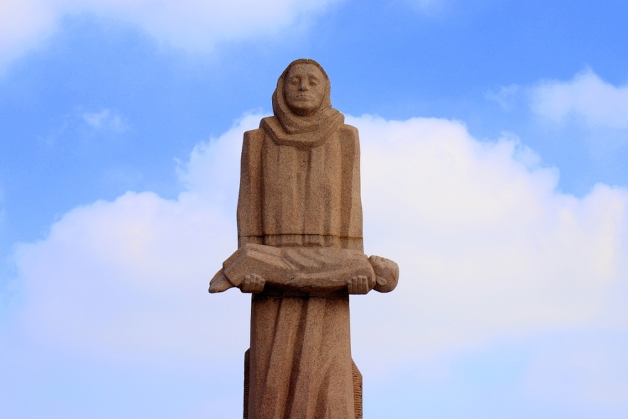 Χολοντομόρ: Τα αληθινά γεγονότα με τον «μεγάλο λιμό» του 1932-1933 που έφερε την επίθεση ΚΚΕ στους Ουκρανούς στη Μάνδρα