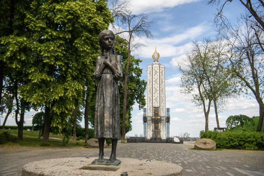 Χολοντομόρ: Τα αληθινά γεγονότα με τον «μεγάλο λιμό» του 1932-1933 που έφερε την επίθεση ΚΚΕ στους Ουκρανούς στη Μάνδρα