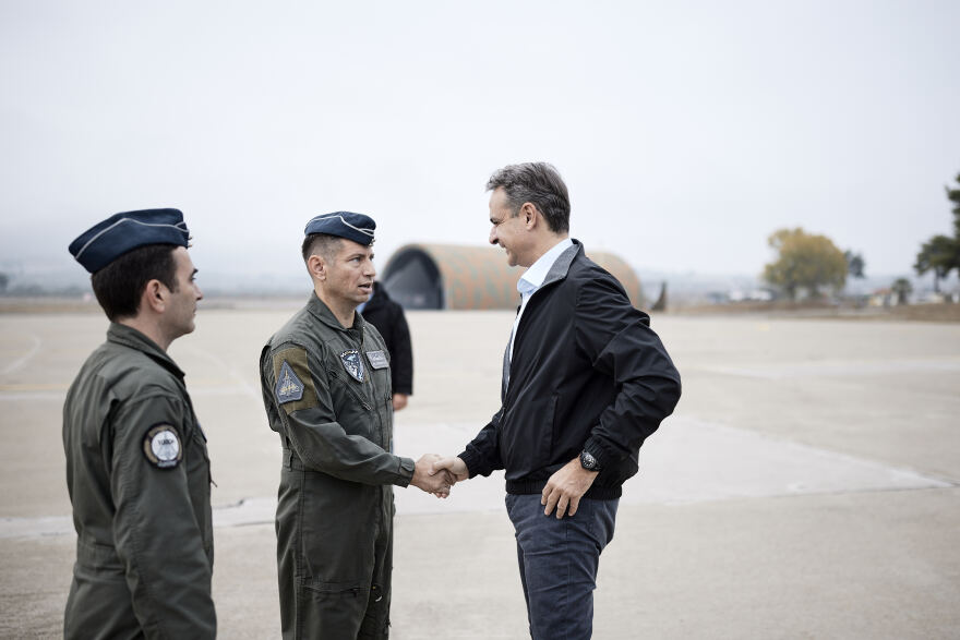 Μητσοτάκης: Δεν υπάρχει περίπτωση πρόωρης κάλπης, εκλογές το 2027 - Τι είπε για Σαμαρά, Καραμανλή και ελληνοτουρκικά