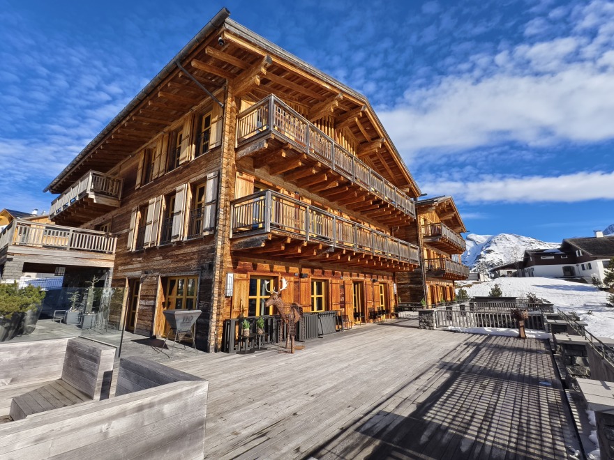 Αυστριακές Άλπεις: Ο Έλληνας μασέρ που εργάζεται στο σαλέ του μισού εκατ. ευρώ την εβδομάδα