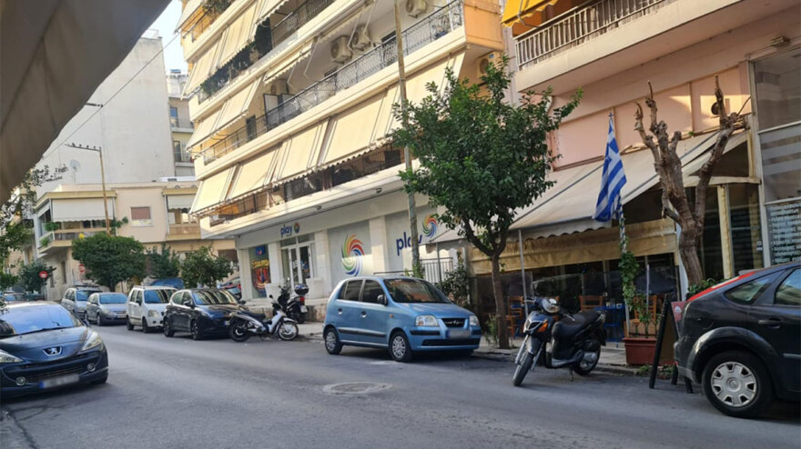 Άφαντοι οι δράστες που πυροβόλησαν 43χρονο σε καφενείο στον Βύρωνα