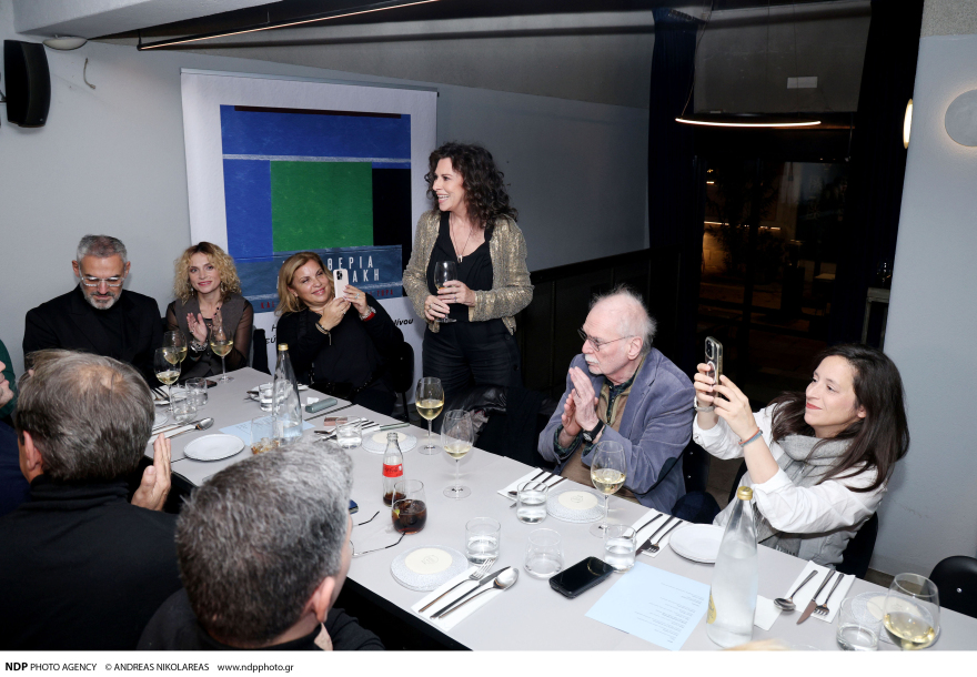 Ελευθερία Αρβανιτάκη: Επιστρέφει στις λαϊκές ρίζες της ερμηνεύοντας τραγούδια της Μαρίκας Νίνου - Βίντεο & φωτογραφίες