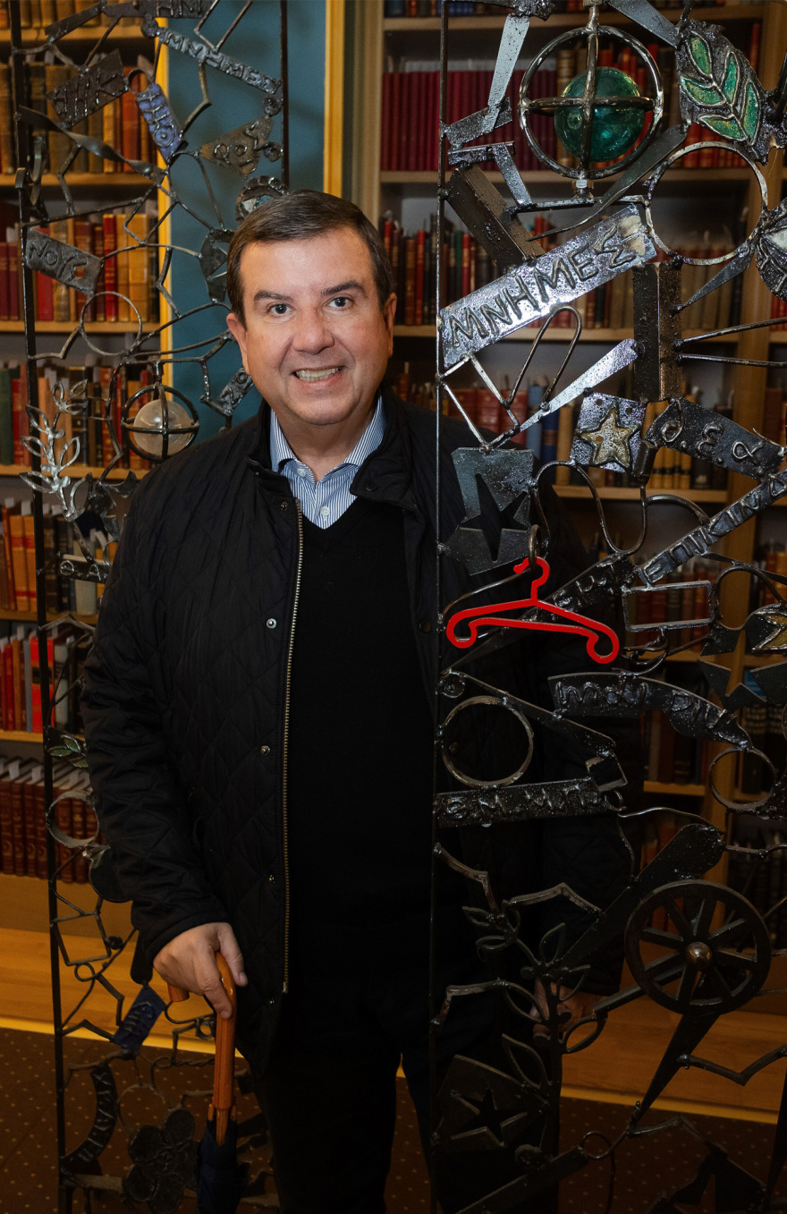 Εγκαινιάστηκε η έκθεση Γλυπτικής του Νίκου - Γιώργου Παπουτσίδη στο Μορφωτικό Ίδρυμα της ΕΣΗΕΑ