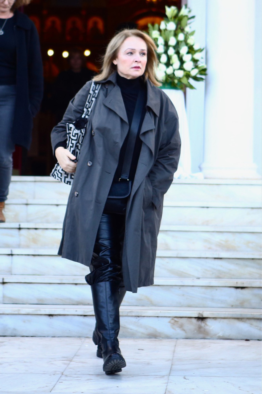 Κώστας Γεωργουσόπουλος: Συγκίνηση στο τελευταίο αντίο στον σπουδαίο θεατράνθρωπο 