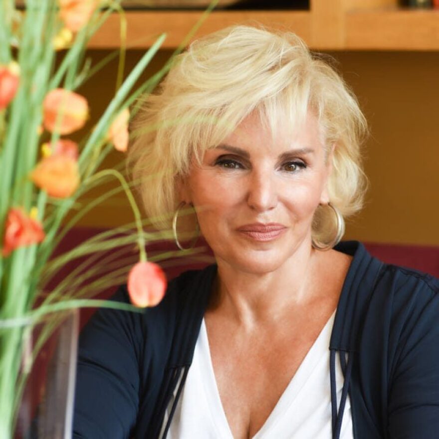 Το παράπονο της Μποφίλιου, ο πόλεμος για τον Παπακαλιάτη και η Πυθία - Χριστοπούλου