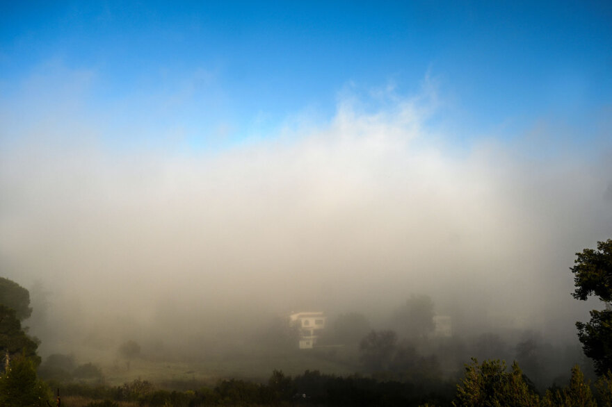 Ομίχλη στην Αττική: Πού οφείλεται το φαινόμενο - Αναλύουν Λαγουβάρδος, Κολυδάς