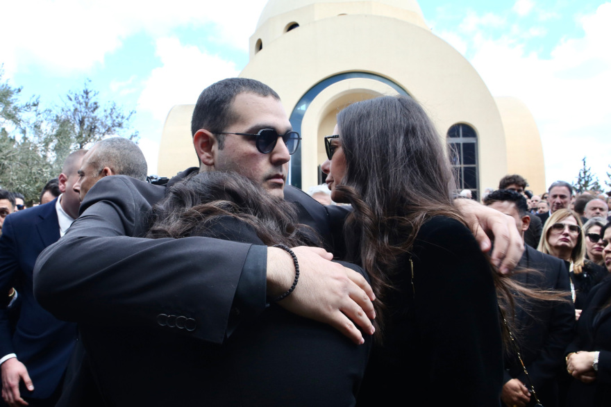 Το τελευταίο αντίο στον Αλέξη Κούγια - Συντετριμμένοι συγγενείς και φίλοι, με δάκρυα τον αποχαιρέτησαν τα παιδιά του