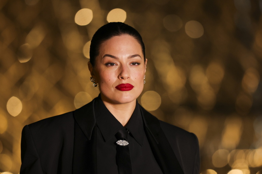 Εβδομάδα Μόδας στο Παρίσι: Οι σταρ που «έκλεψαν» την παράσταση στο Μουσείο του Λούβρου