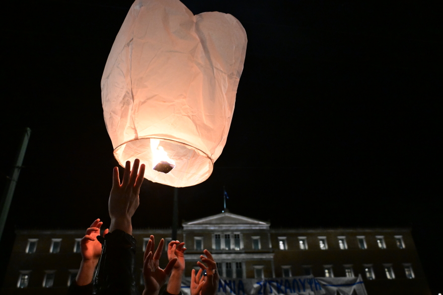 Μαζικές και οι χθεσινές συγκεντρώσεις για τα Τέμπη σε Αθήνα και Θεσσαλονίκη - Τα επεισόδια και οι συλλήψεις, δείτε εικόνες