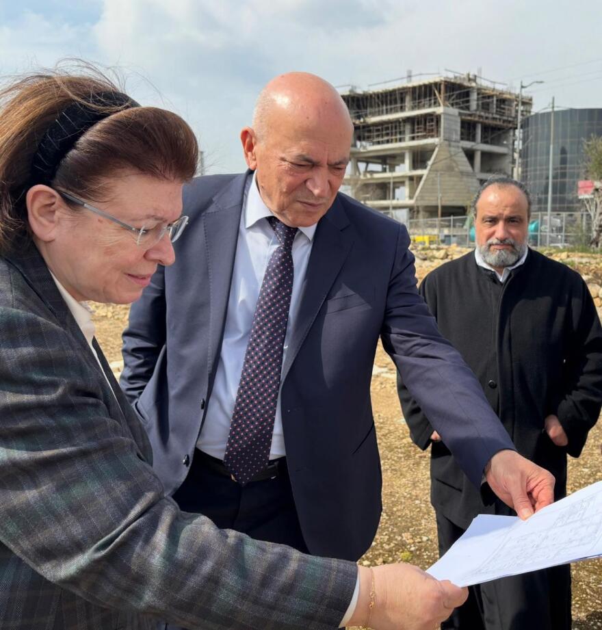 Λίνα Μενδώνη: Δεσμεύτηκε για ανθρωπιστική βοήθεια και πολιτιστική στήριξη στην Παλαιστίνη 