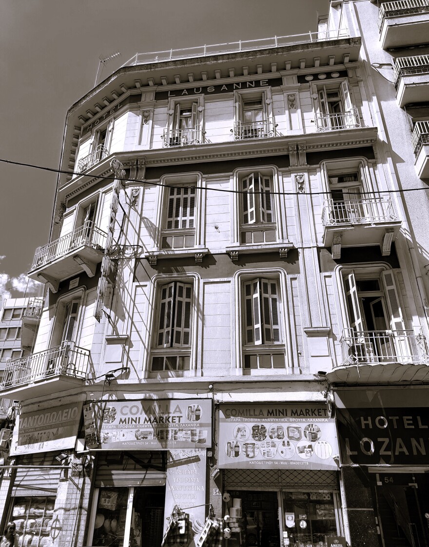 «Έλα να μάθεις στην πλατεία Βάθης...» – Η μακρά ιστορία μίας μεταλλαγμένης πλατείας