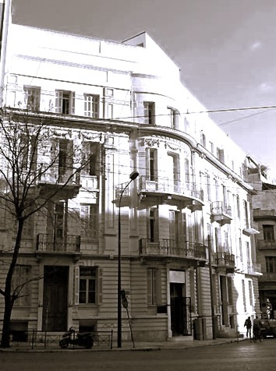 «Έλα να μάθεις στην πλατεία Βάθης...» – Η μακρά ιστορία μίας μεταλλαγμένης πλατείας