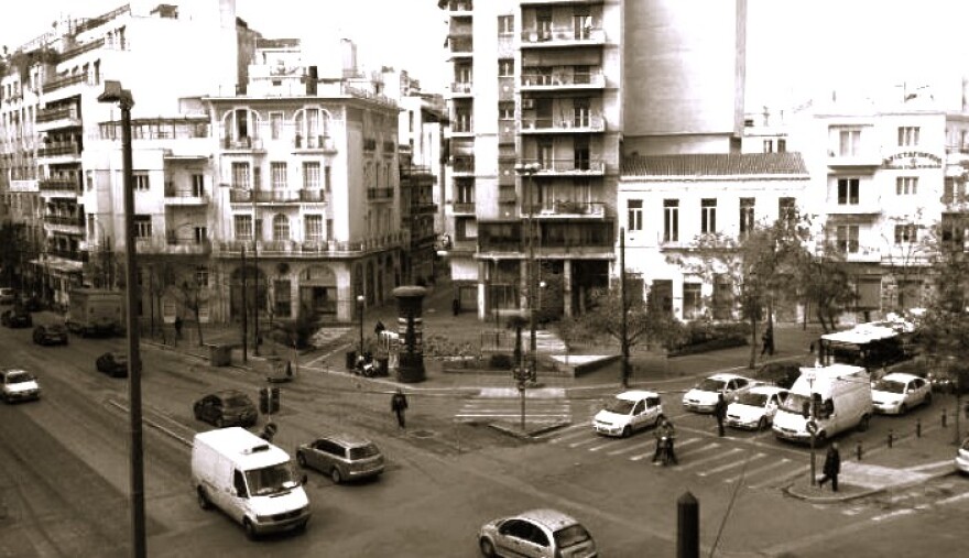 «Έλα να μάθεις στην πλατεία Βάθης...» – Η μακρά ιστορία μίας μεταλλαγμένης πλατείας