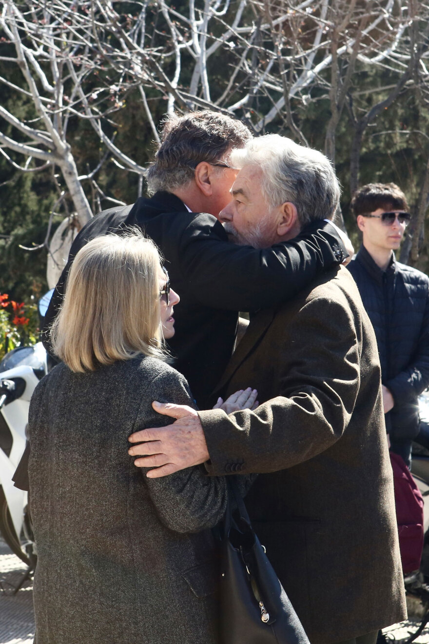 Ράνια Ιωαννίδου - Κηδεία: Οικογένεια, φίλοι και συνεργάτες αποχαιρέτησαν την ηθοποιό