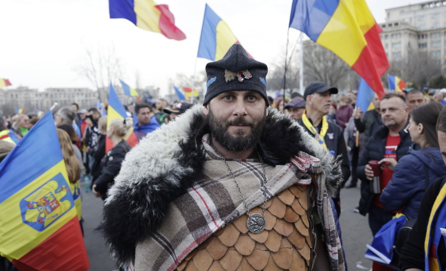 Το Συνταγματικό Δικαστήριο της Ρουμανίας επικύρωσε τον αποκλεισμό από τις εκλογές του ακροδεξιού Γκεοργκέσκου