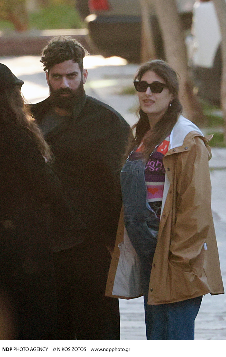 Παυλίνα Βουλγαράκη: Η βόλτα που έκανε με τον σύντροφό της λίγο πριν γεννήσει