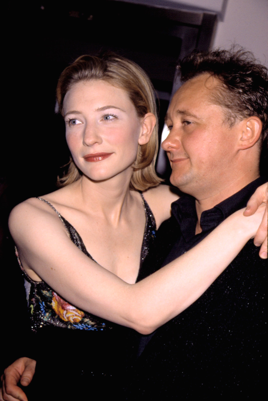 Η Κέιτ Μπλάνσετ αποκάλυψε γιατί έχει μόνο μία φωτογραφία από τον γάμο της με τον Άντριου Άπτον