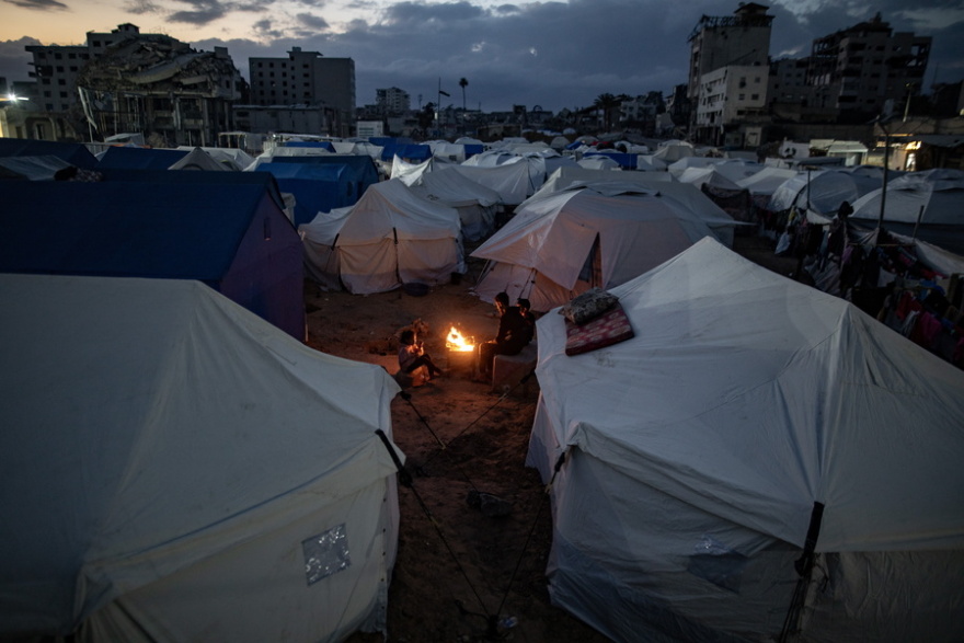 Το Ισραήλ απευθύνει την «τελευταία προειδοποίηση» στη Χαμάς για να απελευθερώσει τους ομήρους και βομβαρδίζει τη Γάζα