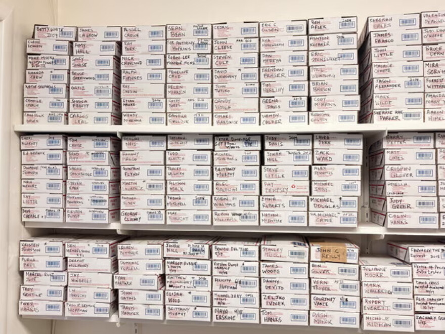 Διάσημοι ηθοποιοί που άλλαξαν δόντια για τους ρόλους τους - Γκουρού των ειδικών εφέ του Χόλιγουντ τα φυλάει σε… αποθήκη