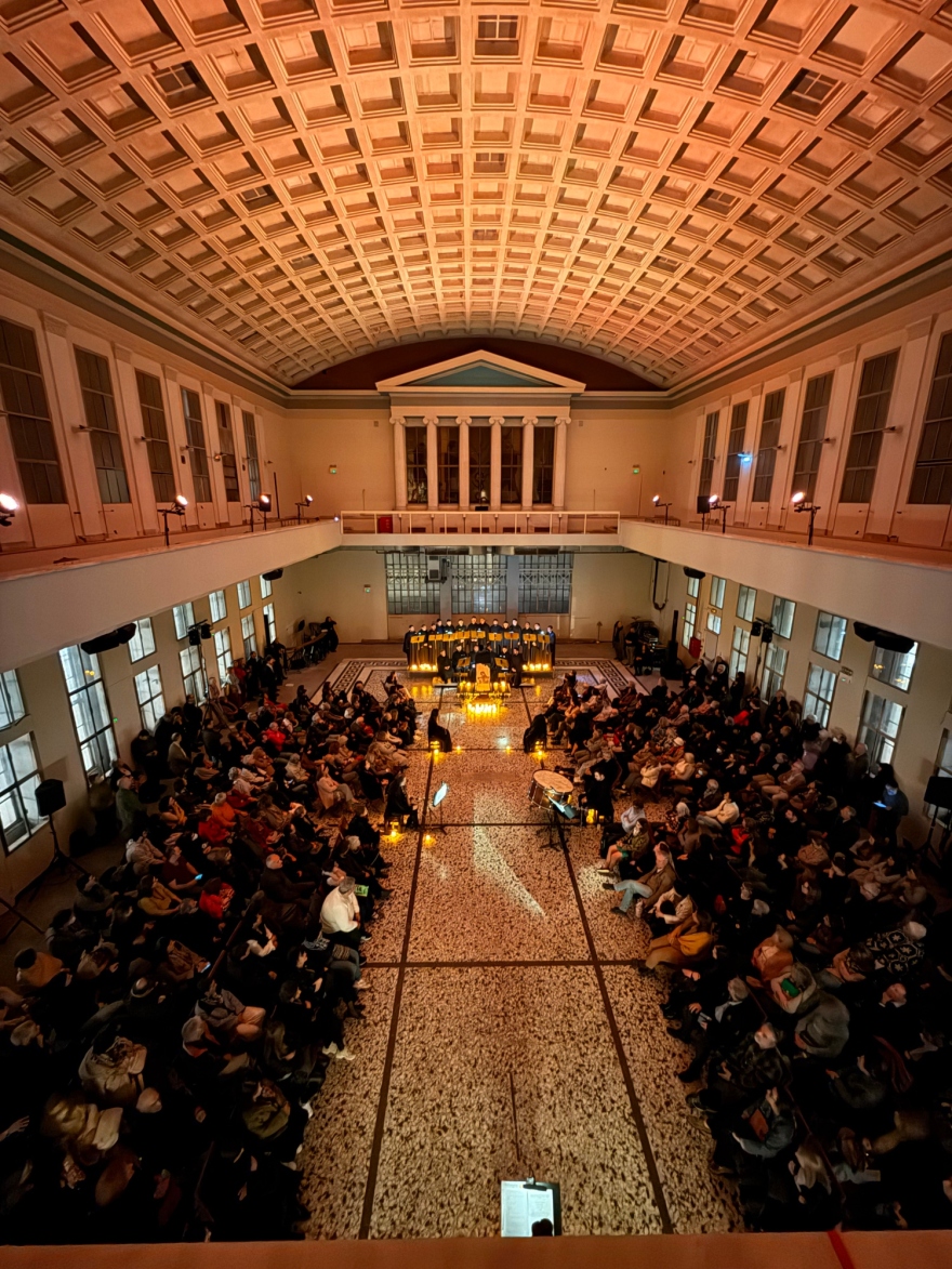 «Πόρνη προσήλθε Σοι» στο Παλαιό Χρηματιστήριο: Οι ύμνοι της Μεγάλης Τρίτης από τη MusicAeterna Byzantina