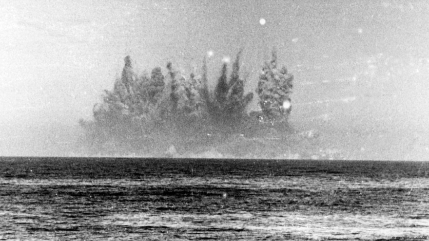 80 χρόνια από την μεγαλύτερη έκρηξη χωρίς πυρηνικά στην ιστορία: Όταν οι Βρετανοί ισοπέδωσαν το νησί Χέλγκολαντ