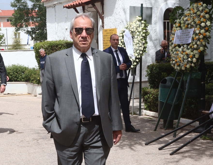 Πέτρος Μολυβιάτης: Με την ελληνική σημαία η σορός για την κηδεία