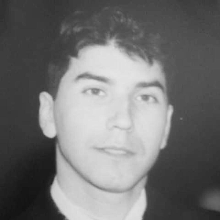 «Χειρόγραφα νυκτός»: Η νέα ποιητική συλλογή του γιατρού - ποιητή που γράφτηκε στις εφημερίες
