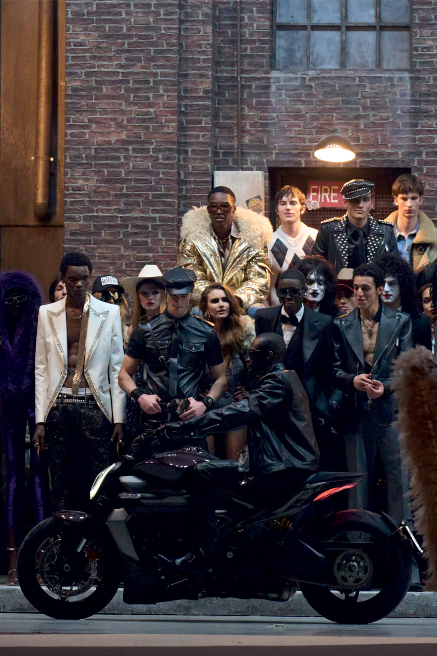 30 χρόνια Dsquared2: «Μέσα από τη μόδα βρήκαμε την αγάπη»