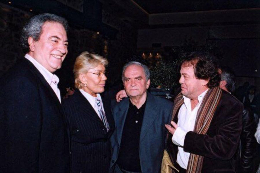 Αχιλλέας Θεοφίλου: Η ιστορία του ελληνικού τραγουδιού μέσα από το άλμπουμ της ζωής του