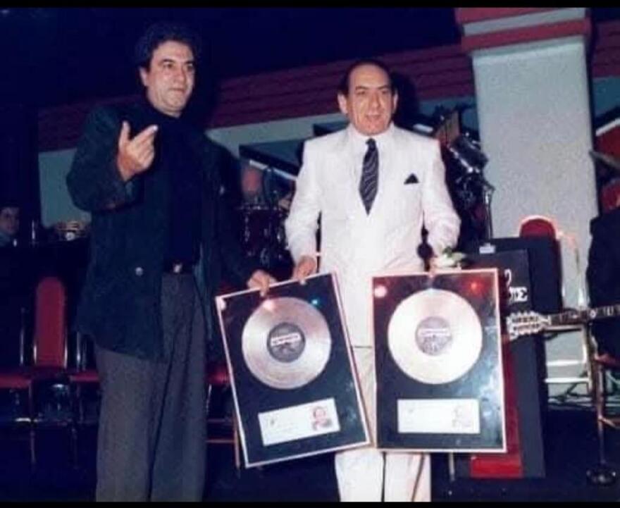 Αχιλλέας Θεοφίλου: Η ιστορία του ελληνικού τραγουδιού μέσα από το άλμπουμ της ζωής του