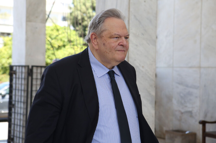 Χρήστος Ροκόφυλλος: Αυτήν την ώρα η κηδεία του πρώην υπουργού του ΠΑΣΟΚ