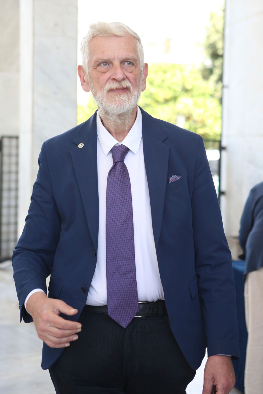 Χρήστος Ροκόφυλλος: Αυτήν την ώρα η κηδεία του πρώην υπουργού του ΠΑΣΟΚ