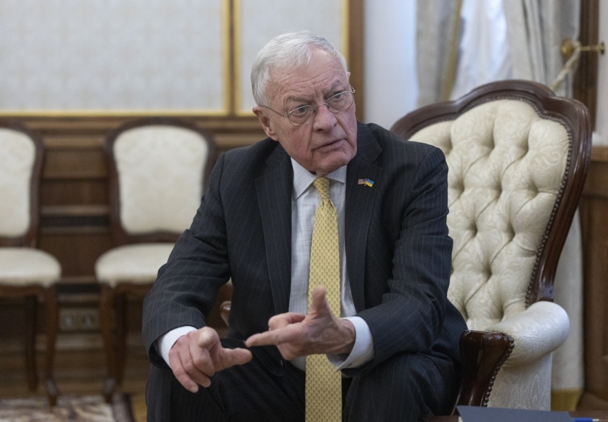 Ο διαπραγματευτής του Τραμπ με τους Ουκρανούς δεν θα είναι στην Αλάσκα γιατί δεν τον θέλουν οι Ρώσοι - Ποιοι απαρτίζουν τις αποστολές
