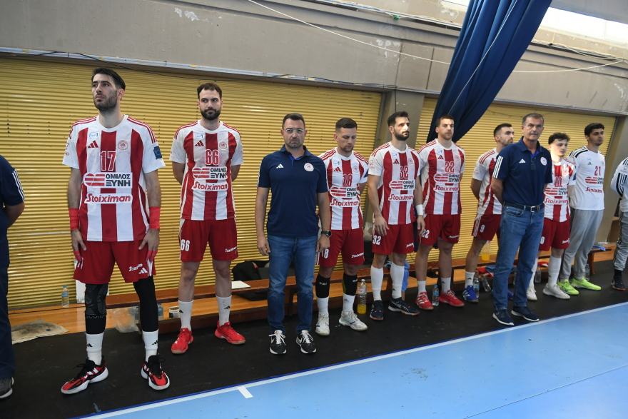 Ολυμπιακός - ΑΕΚ: Ενός λεπτού σιγή στη μνήμη του Δημήτρη Χατζηχρήστου στον δεύτερο τελικό του χάντμπολ - Βίντεο, Φωτογραφίες 