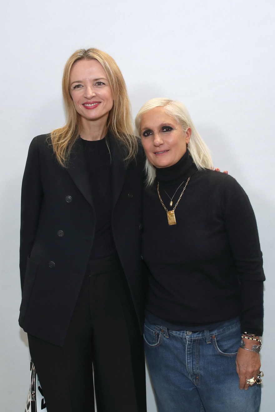 Η μεγάλη κυρία της μόδας Maria Grazia Chiuri «κρεμάει» τα ψαλίδια της