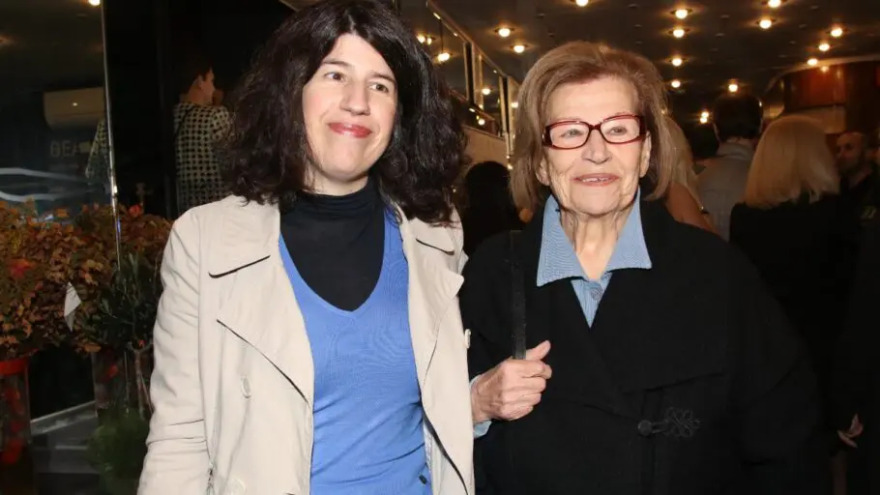 Κατερίνα Γιουλάκη: Προ ημερών ο θάνατός της, οι δικοί της άνθρωποι την αποχαιρέτησαν σήμερα στο αποτεφρωτήριο της Ριτσώνας